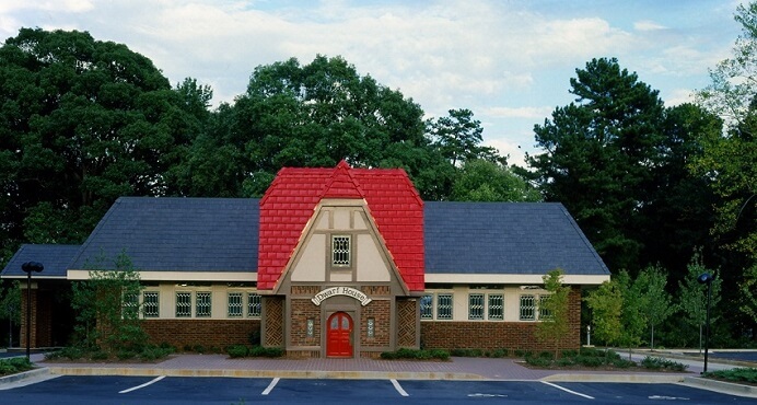 Outside view of an older Dwarf House restaurant